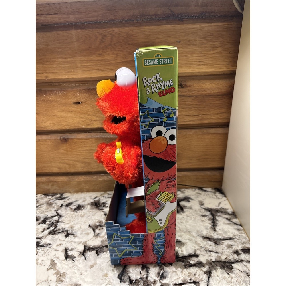 Sesame Street Rock & Rhyme Elmo 14" Plush With Guitar Sings In English & Spanish - Picture 4 of 10